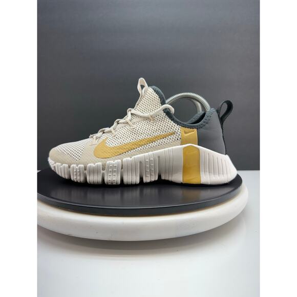 Nike Free Metcon 3 Womens 7.5 Light Orewood Brown Gold Running Shoes CJ6314-170 - Picture 1 of 10